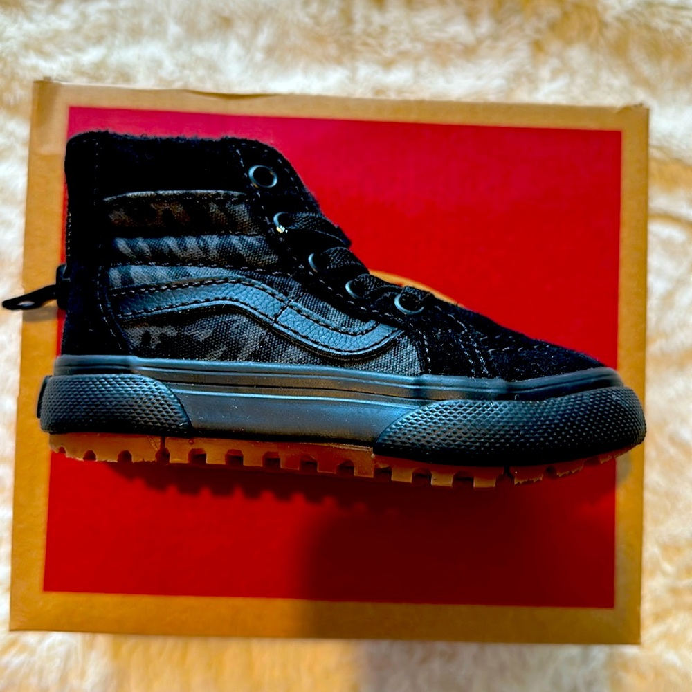 Toddler size 4 Vans-Camo Mono Black